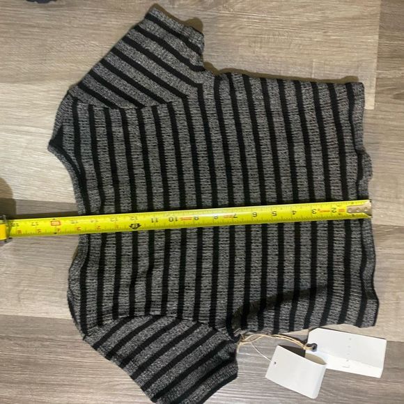 Leith NWT Cropped Top Short Sleeve Stonehenge Gray, Size Medium, MSRP $44 - Picture 6 of 8